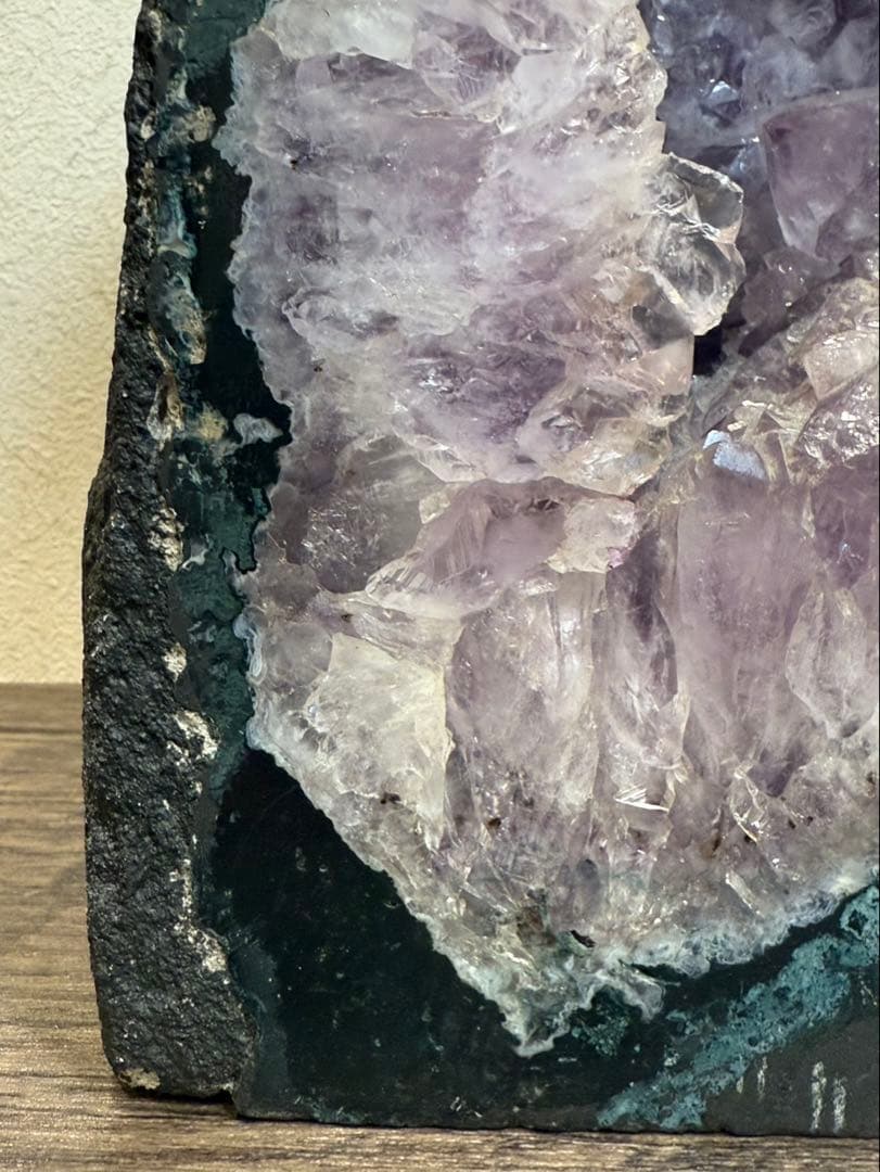 【送料込み】天然石★アメジストドーム　紫水晶　8.5kg 高さ27cm 鉱物