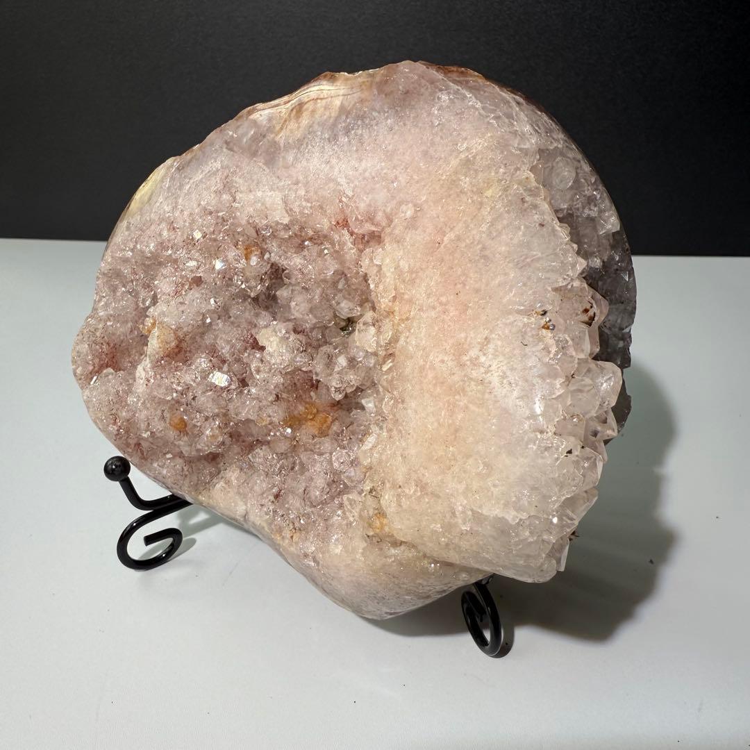 天然石ピンクアメジストの原石　置物　鉱物NO.072707