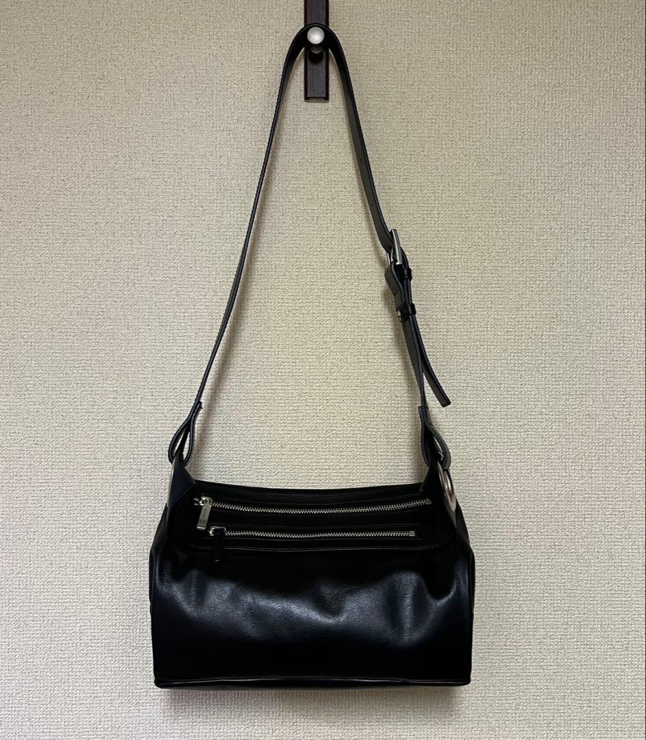 Kawakawa レザー　ボディバック　ショルダーバッグ レザー　ブラック