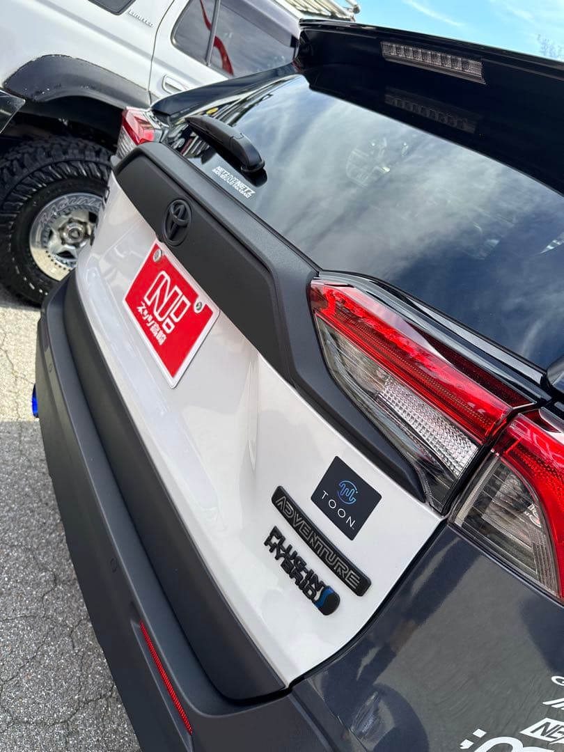 rav4 純正リアガーニッシュ　ラプターライナー塗装　新車外し　送料込み