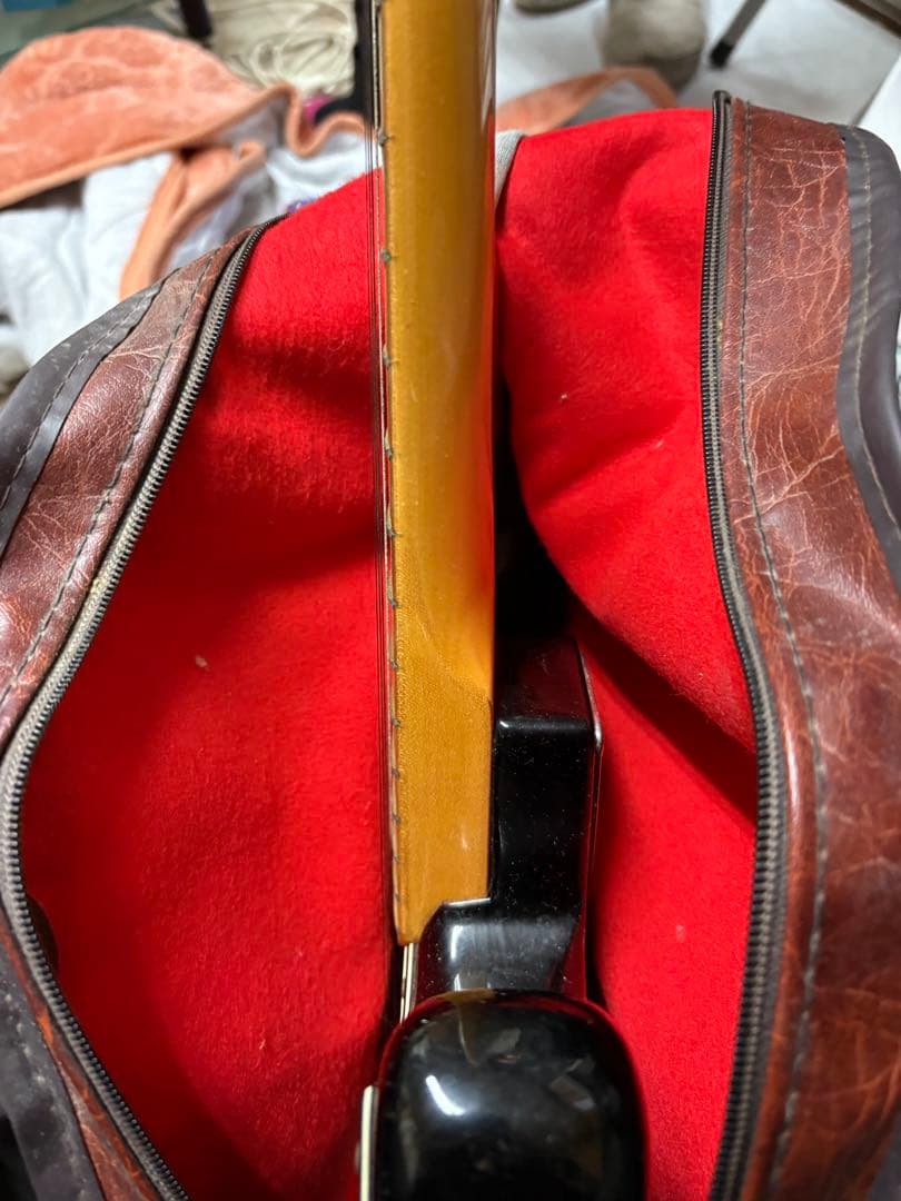 ストラトキャスター サンバースト 3ピックアップmogadakare