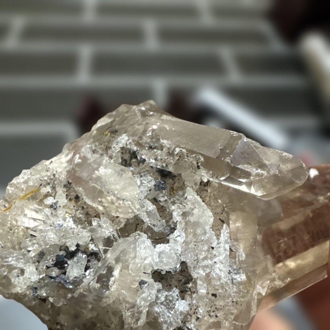 【極上品】希少　ゴールドルチルクォーツ クラスター 光台座付