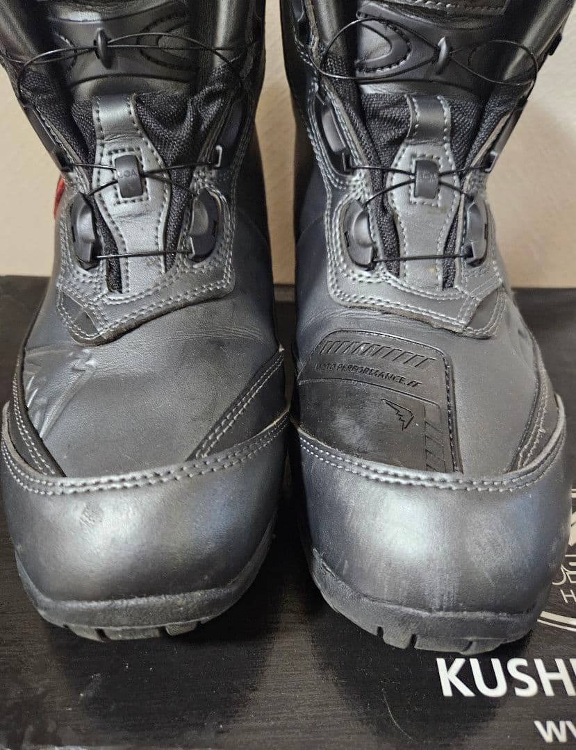 クシタニ　アドーネシューズ　K-4575　26.0　ガンメタル