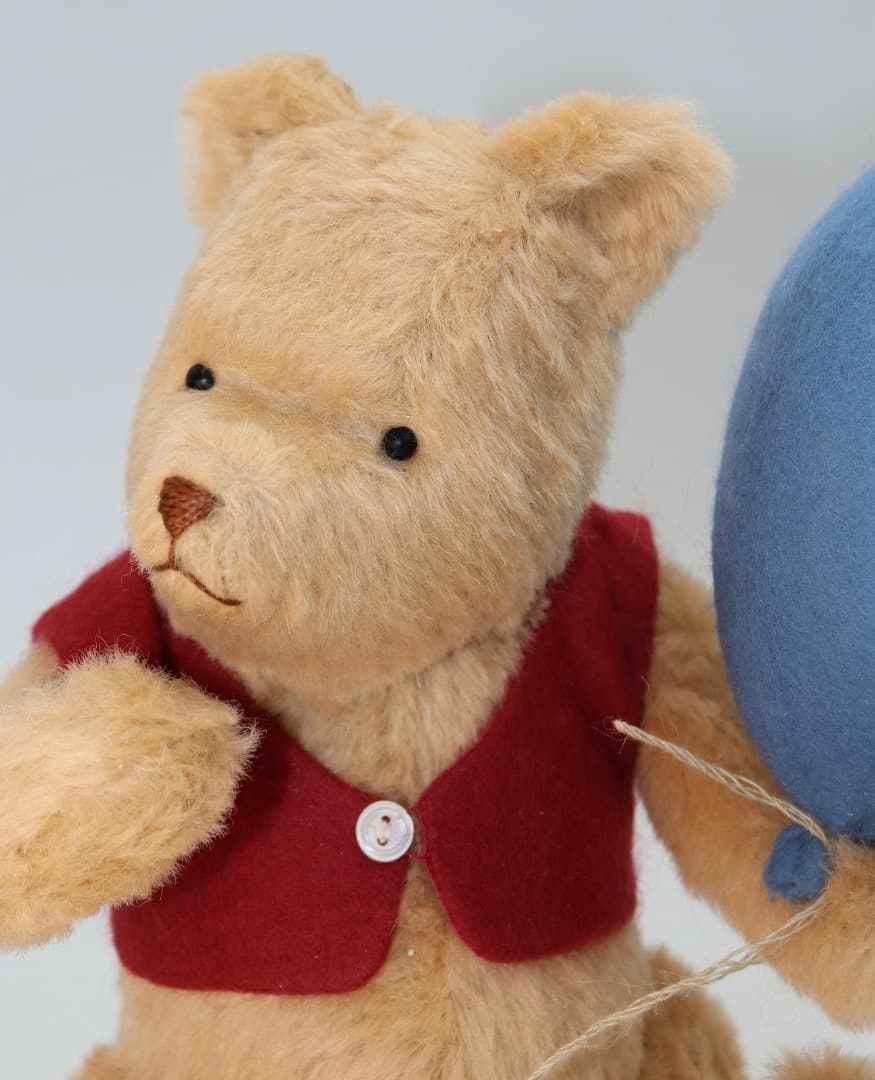 R. John Wright 日本限定品 Pooh's Blue Balloon