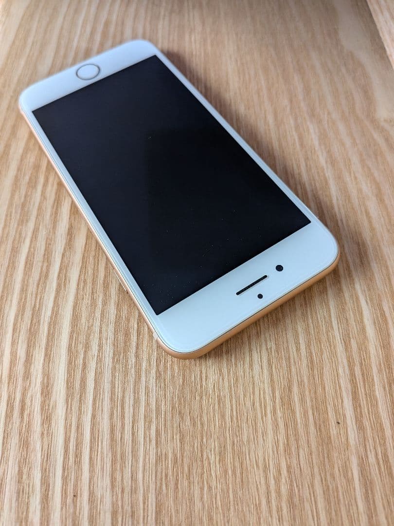 iPhone 8 ゴールド