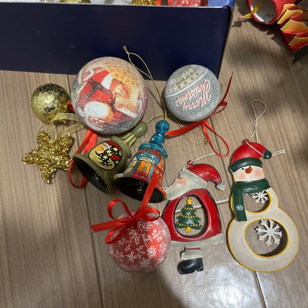 クリスマスツリー 松ぼっくり、オーナメント付き 緑