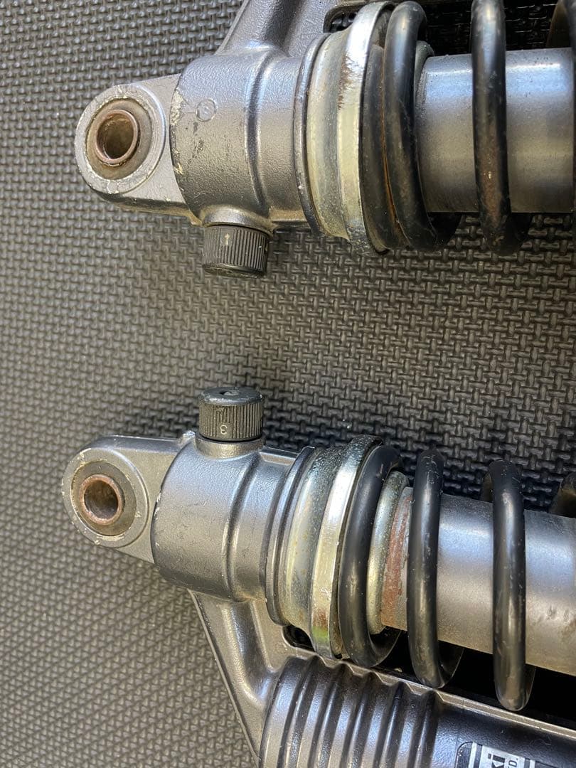 ゼファー400 純正　リヤサス　当時物　絶版　希少　リアショック