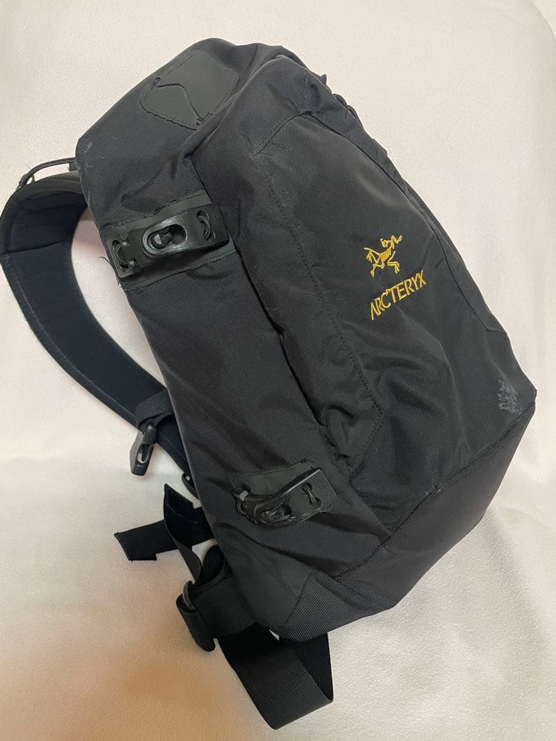 [初期モデル] アークテリクス Arc’teryx クイバー (すり傷有り)