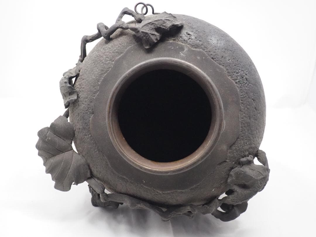 葡萄浮彫　花瓶　赤堀信平 　銅製　工芸品