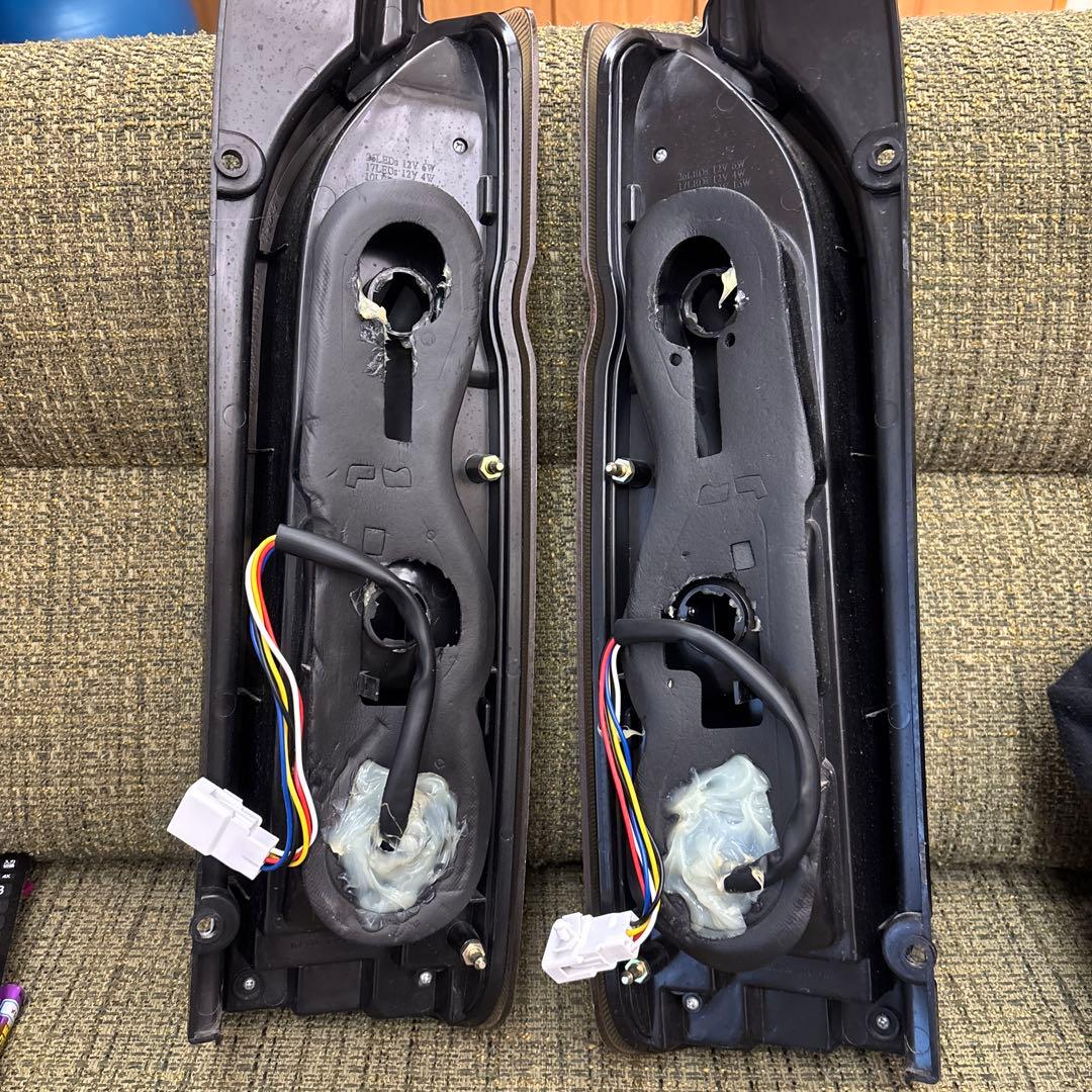 【値引き相談歓迎】ヘリオス　LED テールランプ クリア/レッド　ハイエース