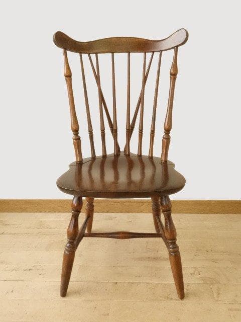 飛騨産業　キツツキ　スピンドルチェアーＡ　イス　椅子　 木製　再塗装済ＵＳＥＤ