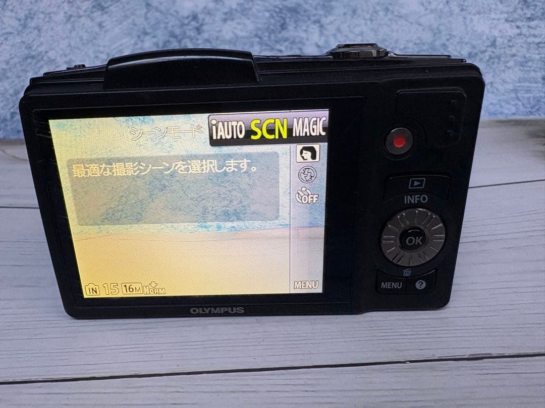 オリンパスのデジタルカメラ、OLYMPUS SZ-20(レ65)