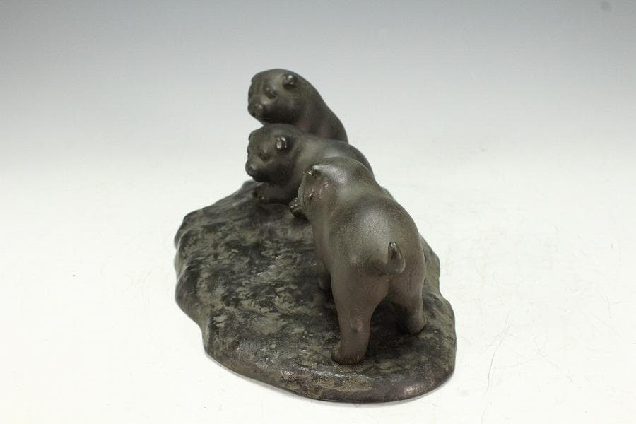 金工師 徳光造 遊三犬 置物(K-XA873)