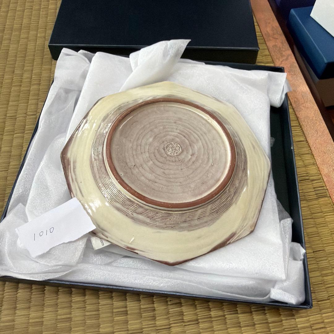 八角形陶器皿 紫色とクリーム色　陶楽1010