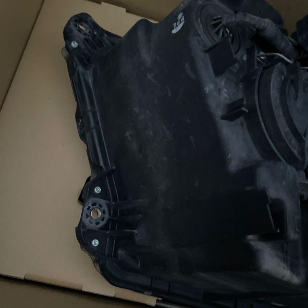 日野中型車左F r右側 ヘッドライト