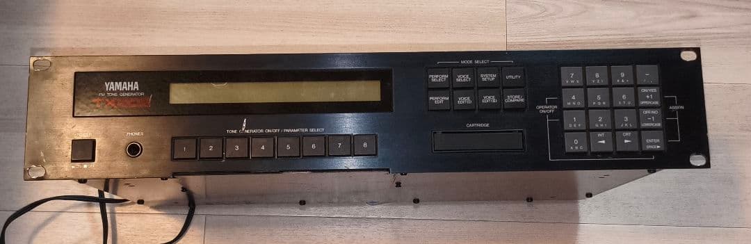 ヤマハ YAMAHA TX802 FM TONE GENERATOR