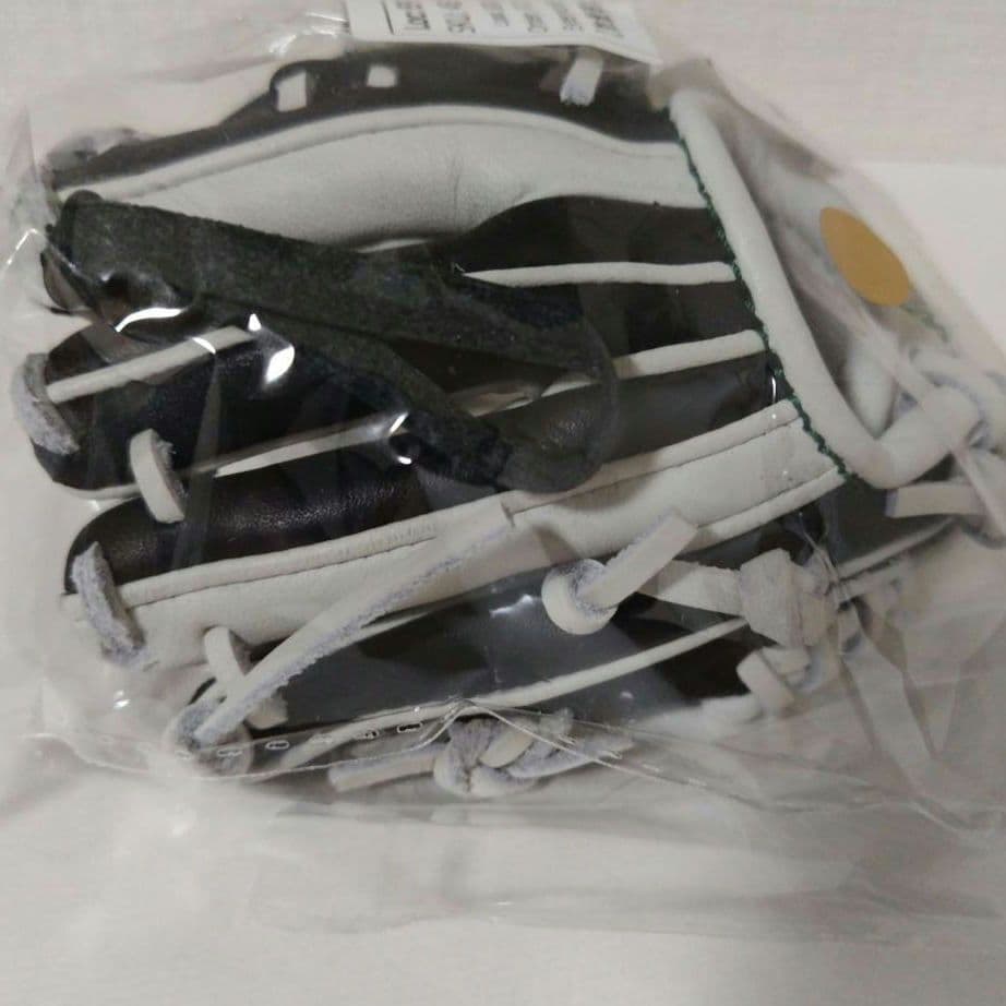 読売ジャイアンツ　吉川尚輝　2025 誕生祭　記念　ミニチュアグラブ