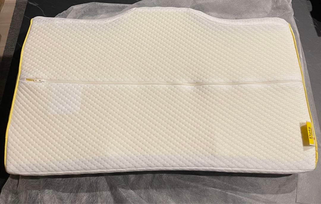 西川　Dots ドッツ　枕　首のこりやすい方へ　ヘルシーピロー