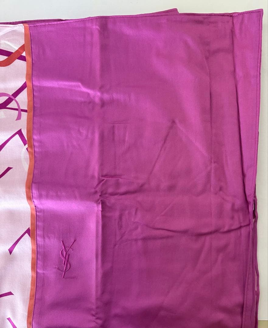 YSL イヴ・サンローラン 刺繍入りカバー2点セット