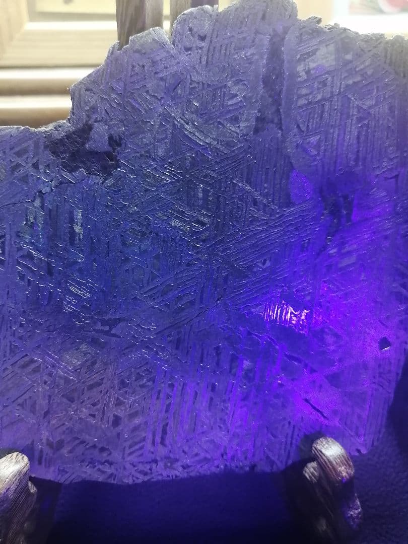 ★『本物隕石』鉄隕石　本物原石 928g　 隕石内部。すばらしい『超隕石』です。