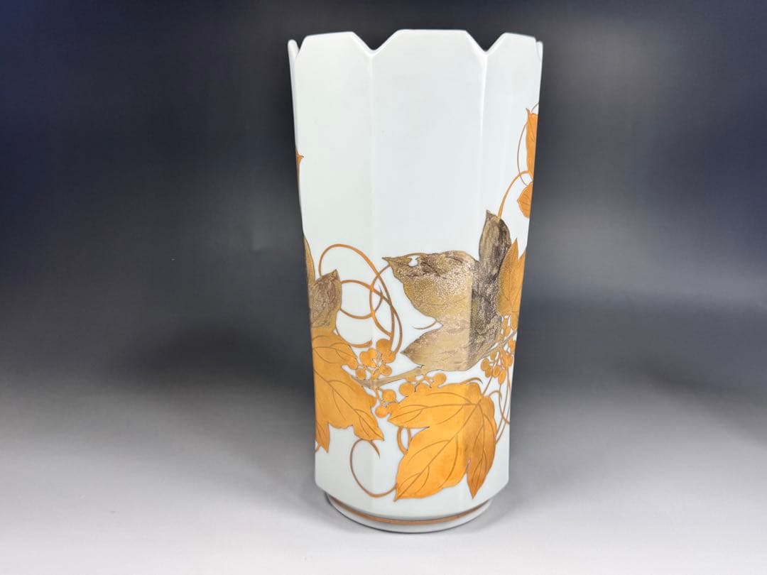 厳嶋豊之助 金銀彩野葡萄文 白磁八角花瓶 共箱 共布 花瓶 花器 厳嶋 豊之助