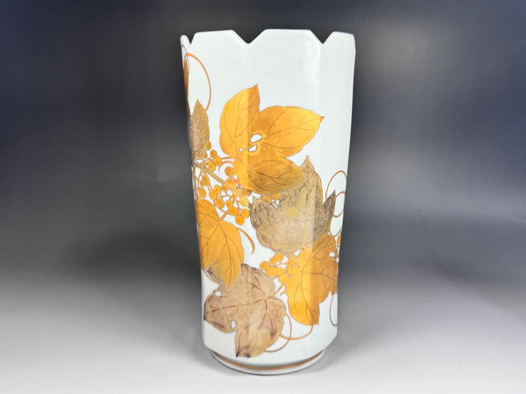 厳嶋豊之助 金銀彩野葡萄文 白磁八角花瓶 共箱 共布 花瓶 花器 厳嶋 豊之助