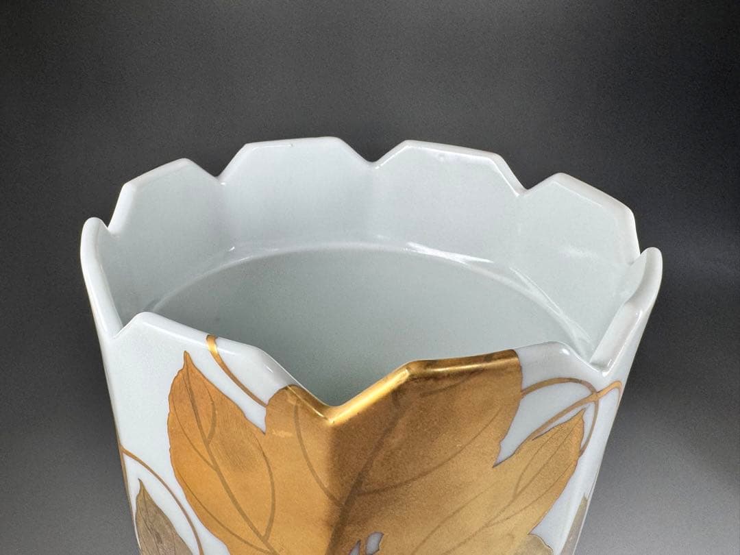 厳嶋豊之助 金銀彩野葡萄文 白磁八角花瓶 共箱 共布 花瓶 花器 厳嶋 豊之助