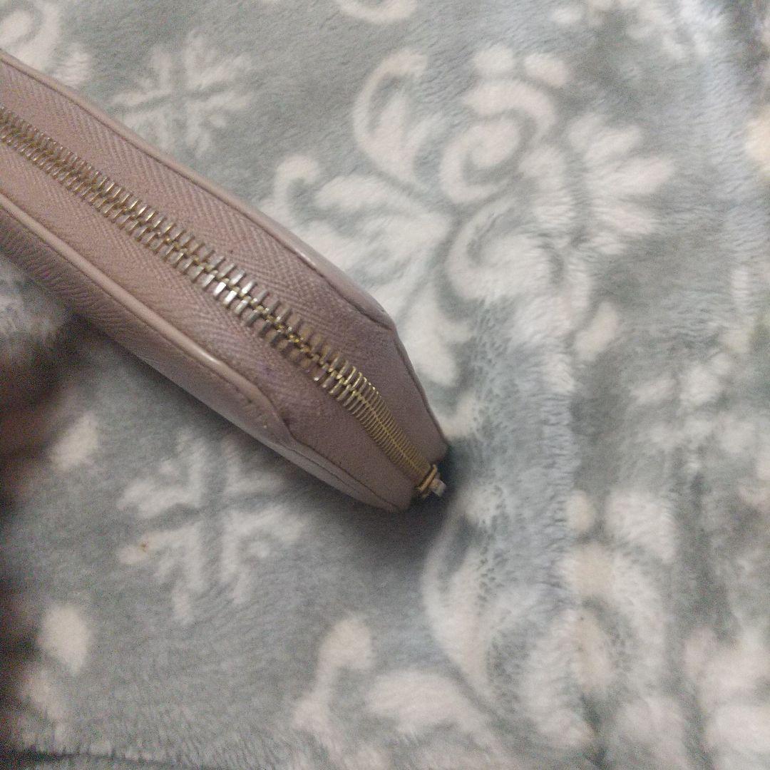 プラダPRADAサフィアーノラウンドファスナーベージュ系