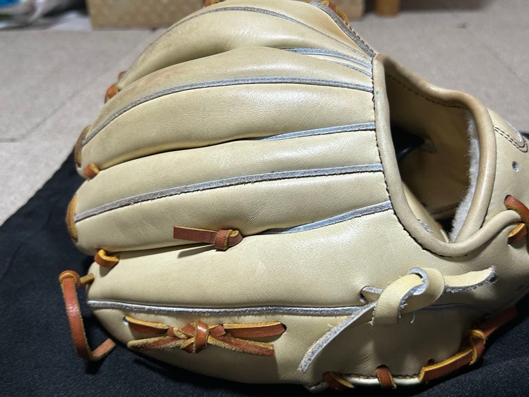 クリーム色 レザー 硬式グローブ 右投用アトムズ