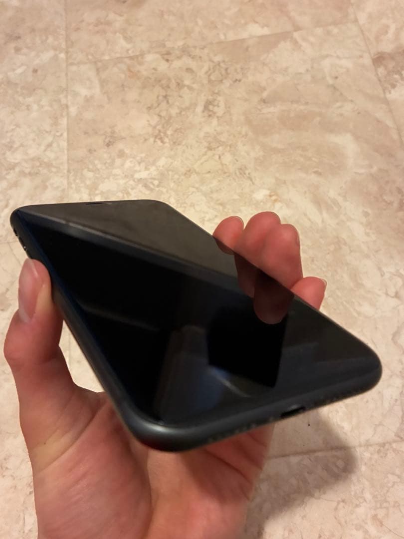 Apple iPhone 11 ブラック 本体　ジャンク　au 64GB