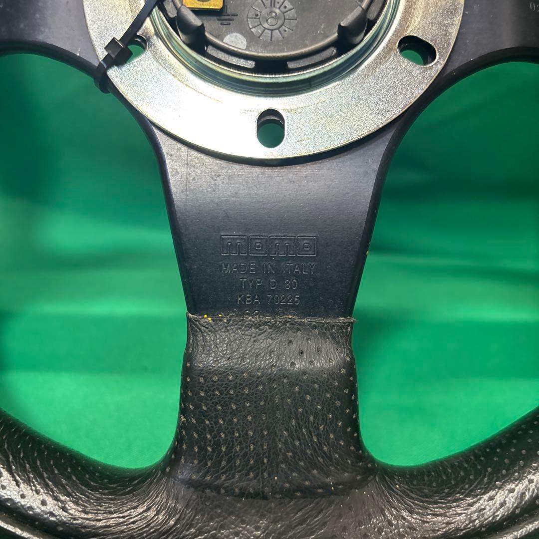 MOMO ステアリング 30パイ 希少サイズ