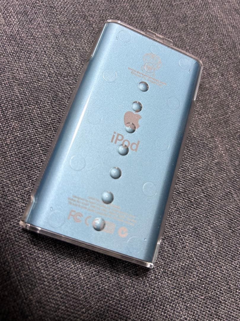 希少　Apple iPod 16GB ドラえもんデザイン 青　本体のみ