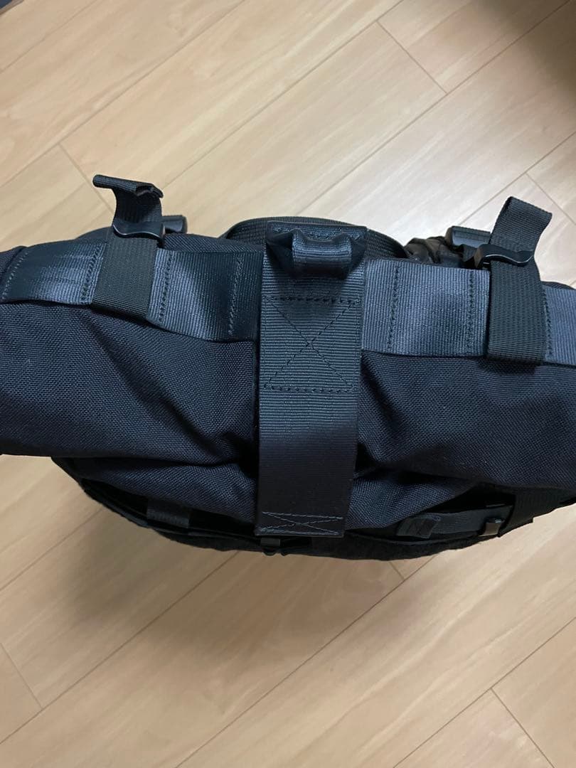 RESISTANT BAGS ULTIMATE メッセンジャーバッグ