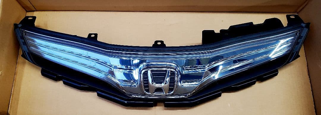 HONDA 純正 フィットシャトル HV ハイブリッド フロントグリル 新品