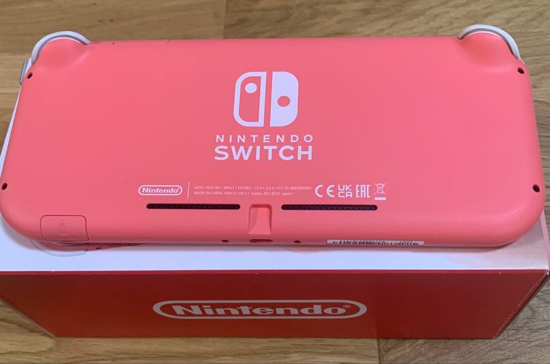 Nintendo switch lite コーラルピンク