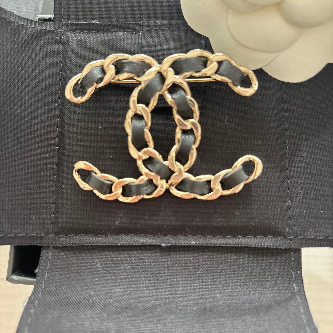 最値下げ　 CHANEL CCロゴ ブローチ ゴールド ブラック