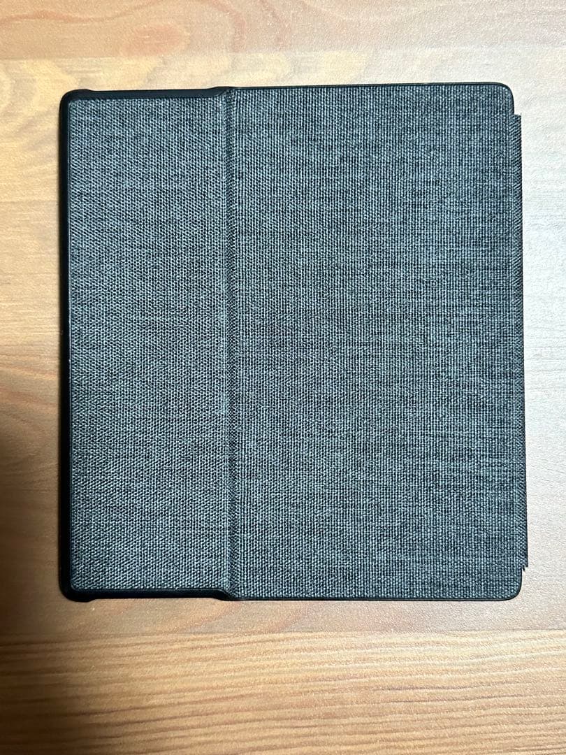 Amazon Kindle Oasis 本体 カバー付き