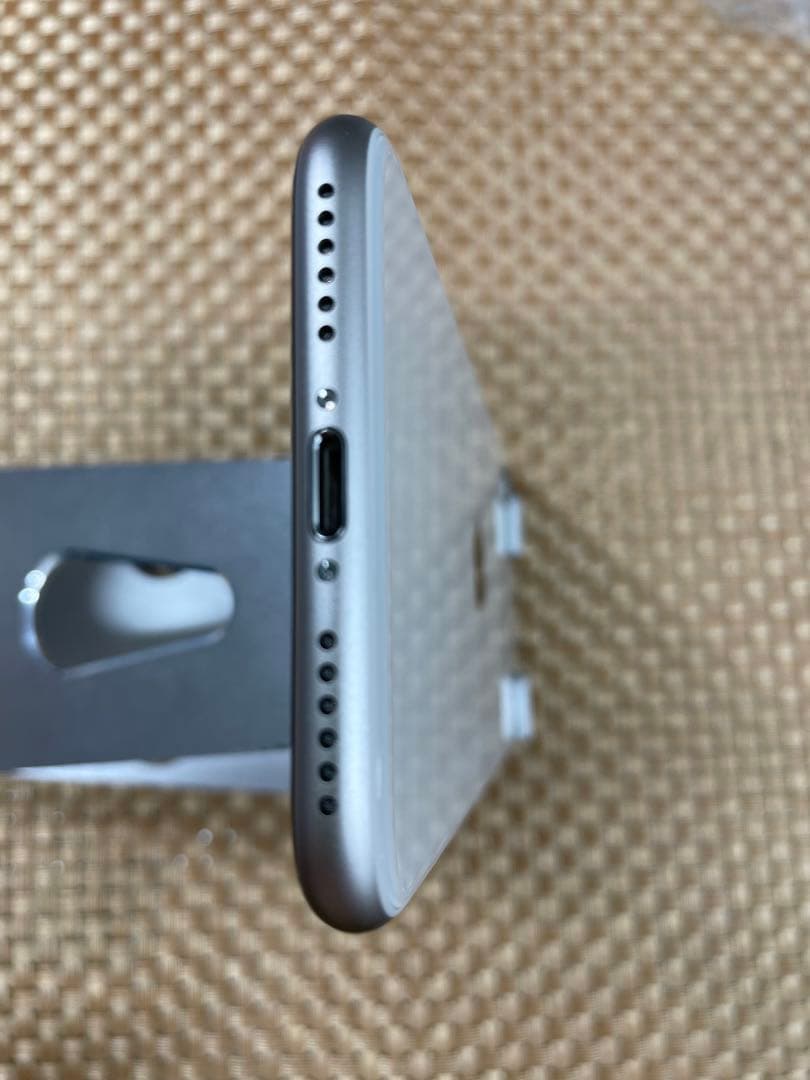 iPhone SE 第3世代 64GBスターライトSIMフリー【2109】