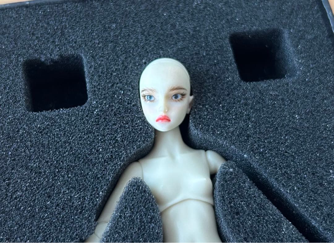 ミニドール　bjd 少女12cm 中国製