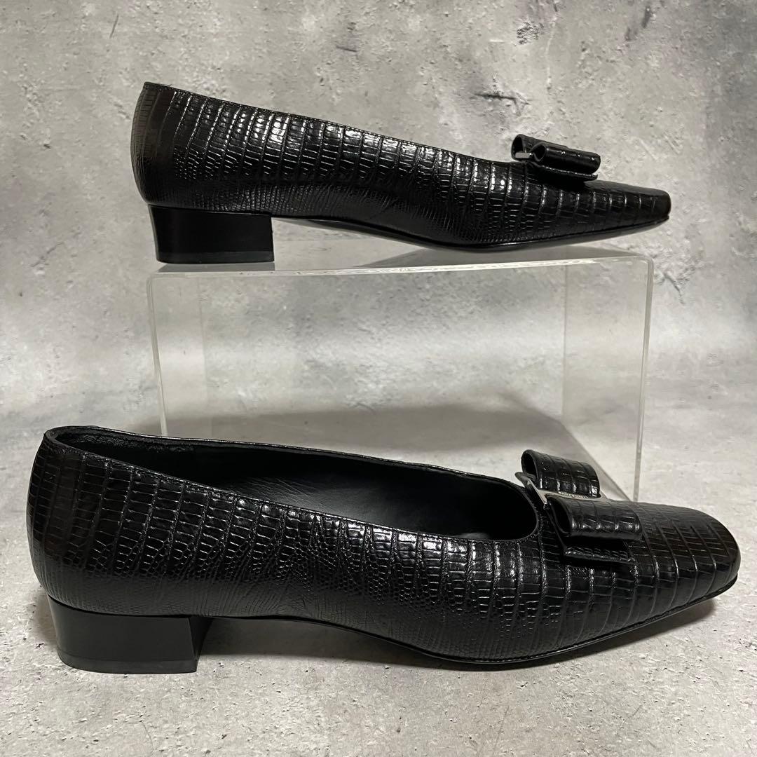 サルヴァトーレフェラガモ　Ferragamo（6） パンプス　ヴァラ　型押し　黒