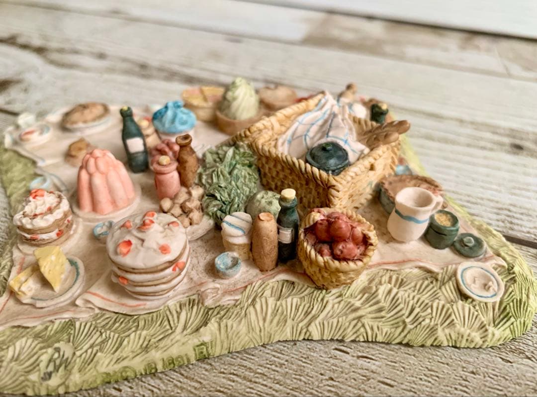 ピクニックブランケット ブランブリーヘッジ フィギュリン 置物