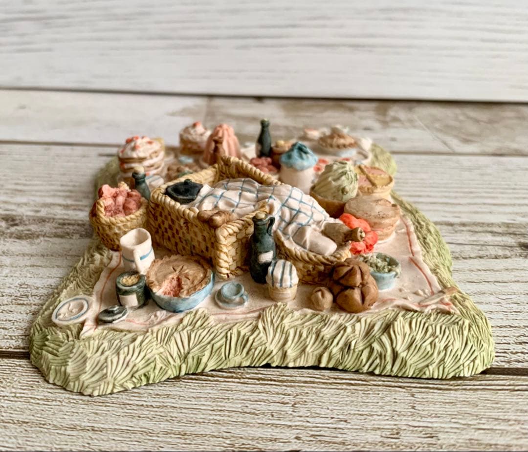 ピクニックブランケット ブランブリーヘッジ フィギュリン 置物