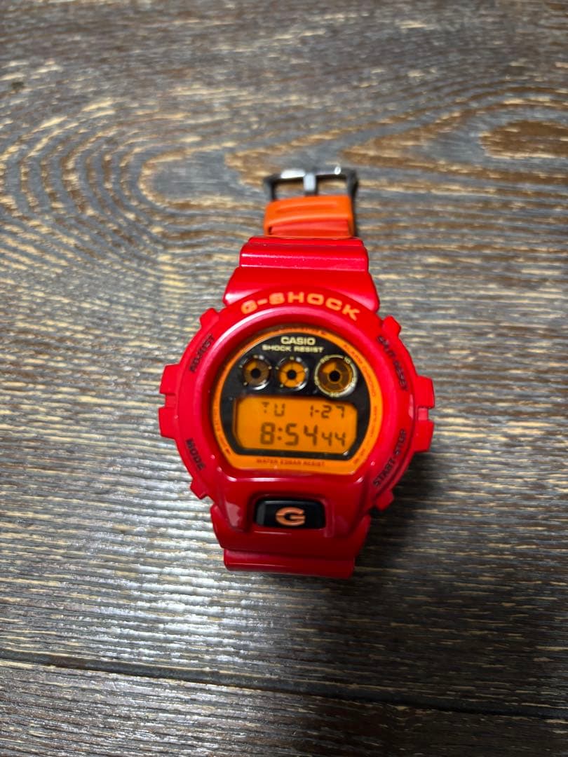 【激レア・美品】G-SHOCK DW-6900CB クレイジーカラー　レッド