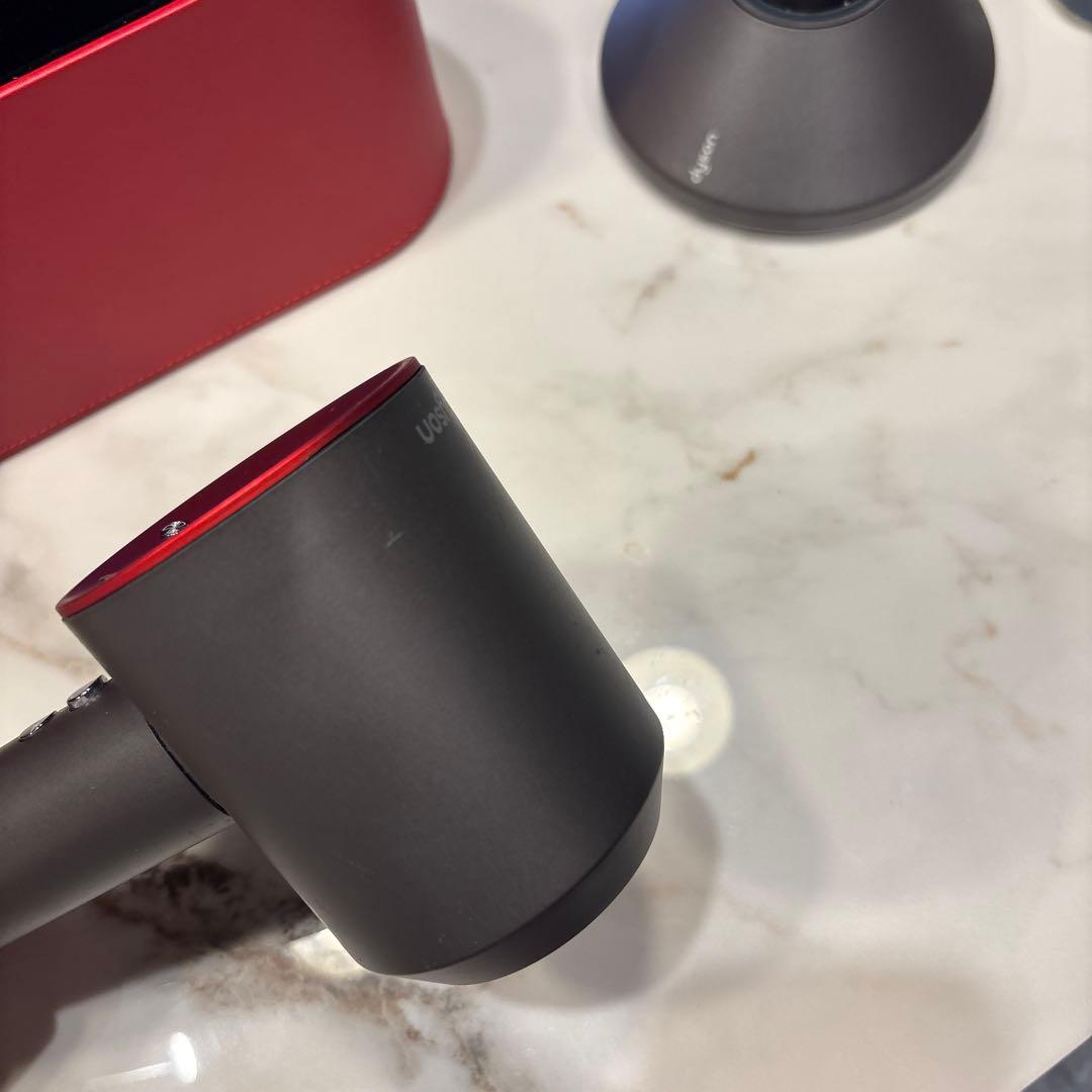 ダイソン ヘアドライヤーDyson Supersonic HD01 収納ケース付