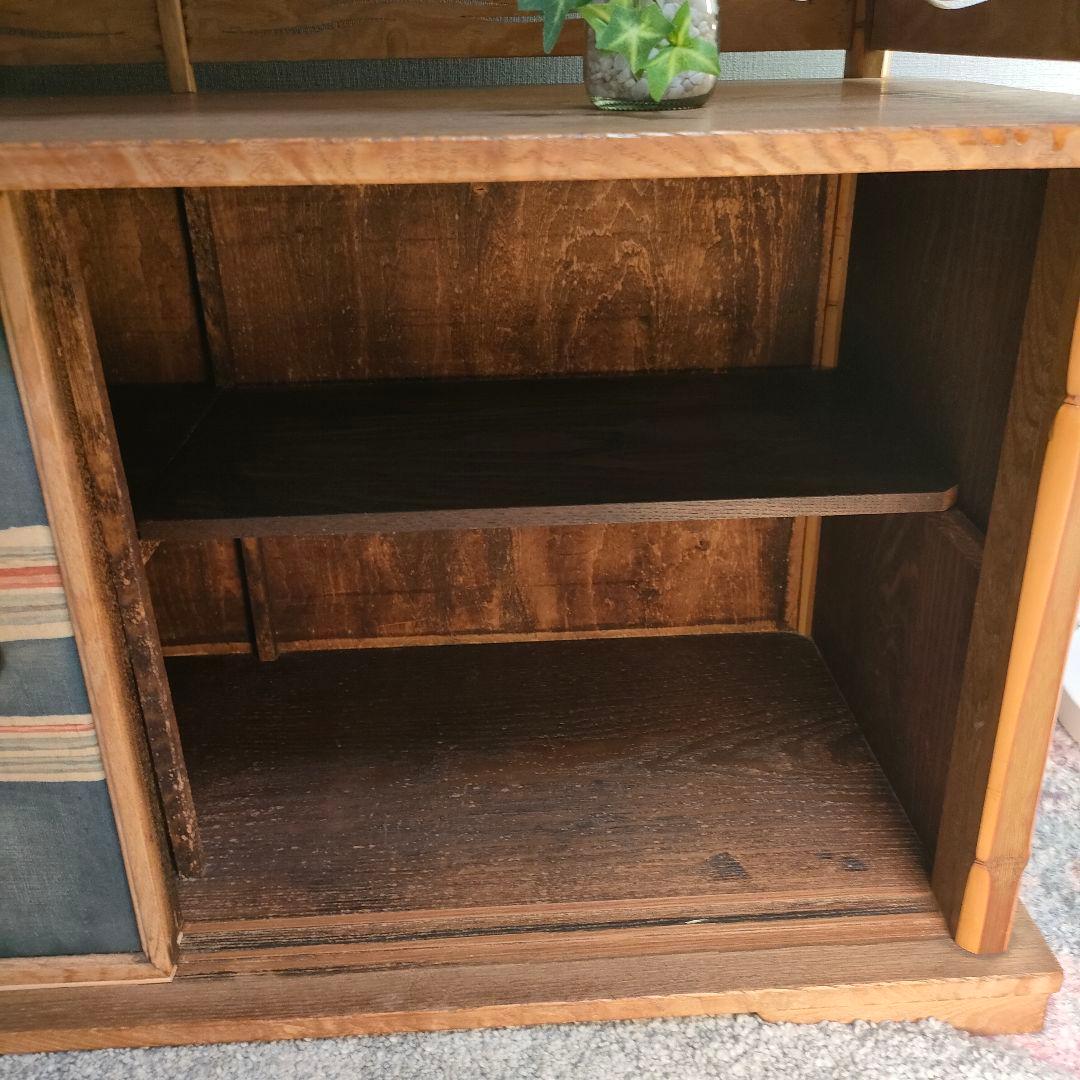 和モダン 飾り棚 サイドボード 昭和レトロ 流水文様 布張り 引き戸