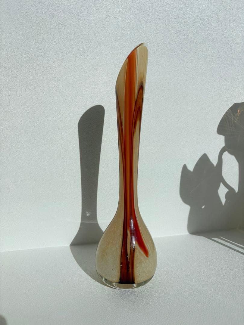 ガラス製の花瓶 ブラウンオレンジ模様　一輪挿し　vintage