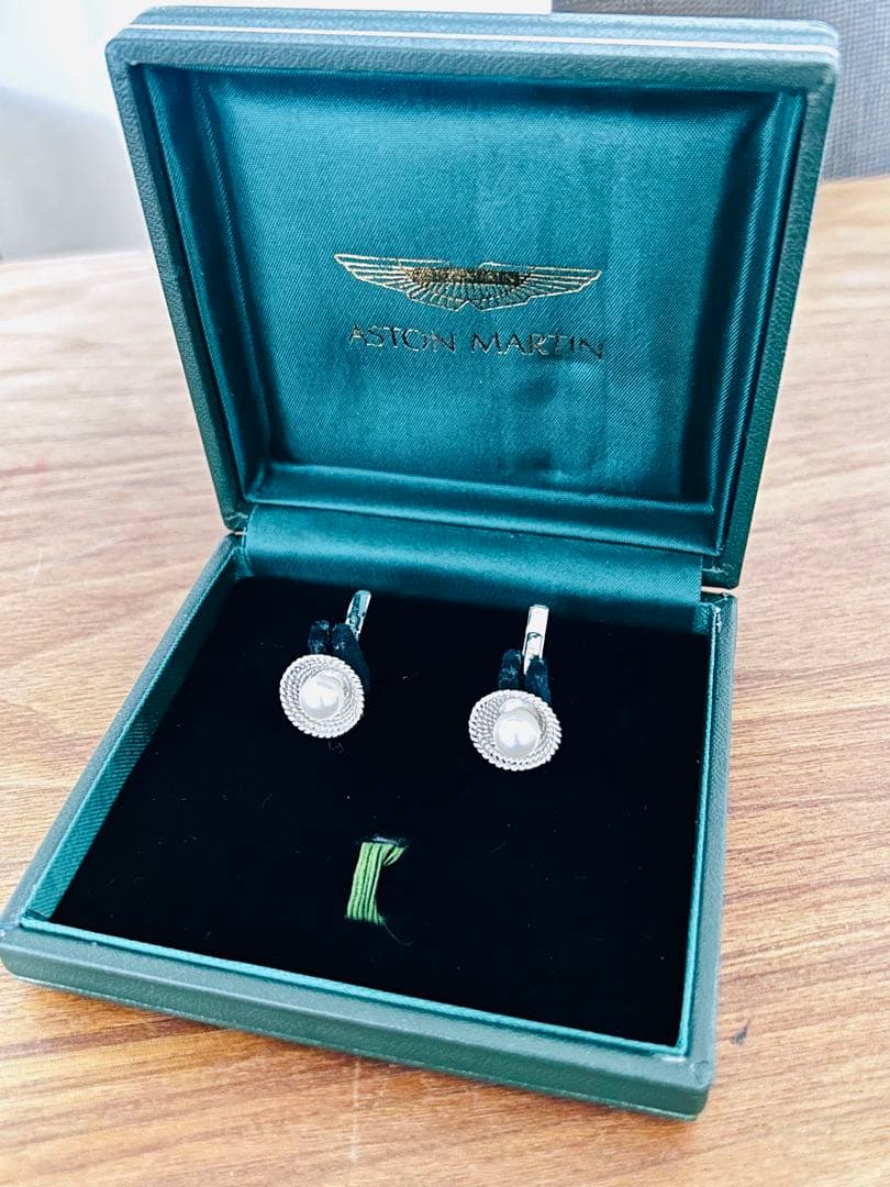 アストンマーティン　パール　カフス