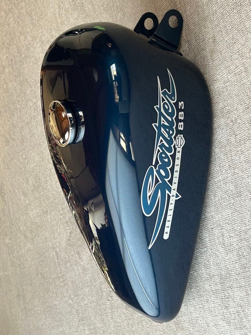 美品　ハーレーダビッドソン スポーツスターXL883 純正タンク　リジスポ用