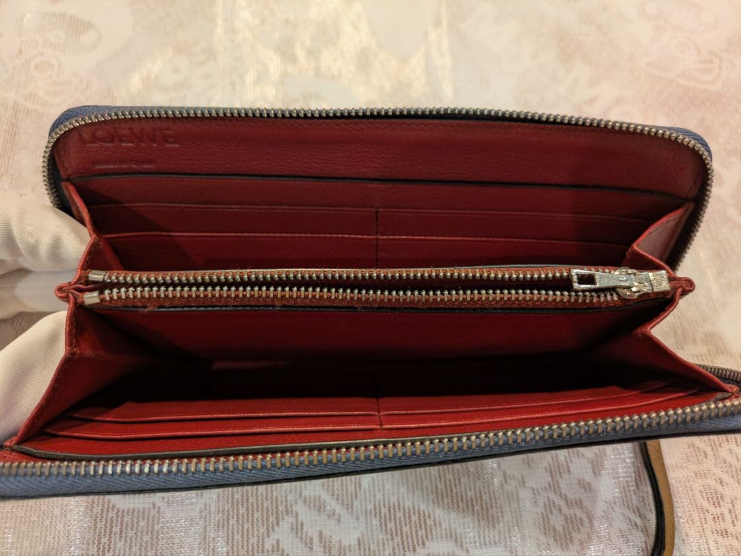 R*様 LOEWE　ネイビー レザー 長財布
