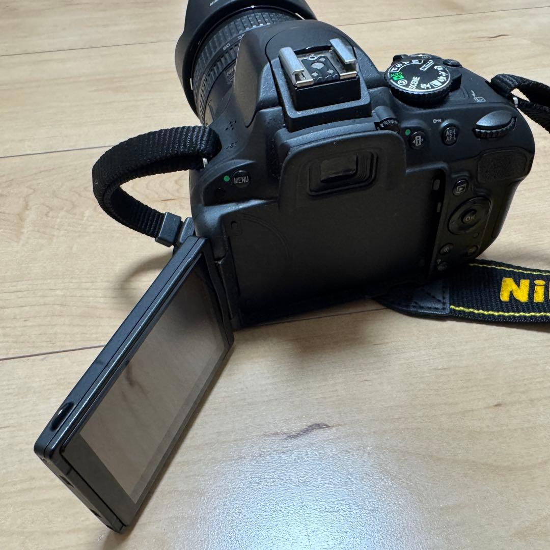 Nikon D5100 レンズ付き オマケ（タムロンレンズ）他バッグ